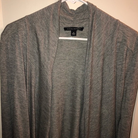 Banana Republic Grey Cardigan Soft Basic Chic - Picture 3 of 10